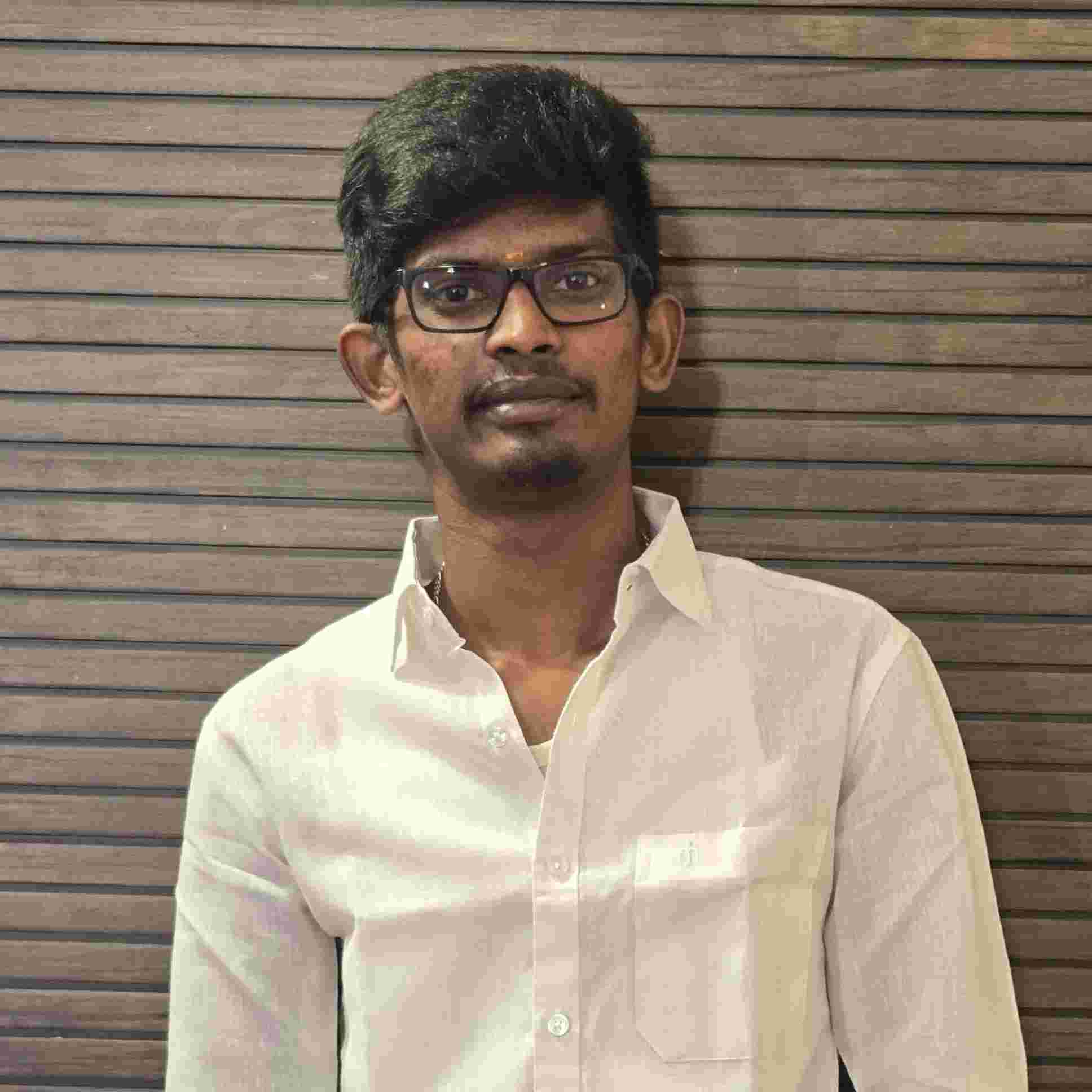 Sujith.S founder of J Sparks Digitalization marketing agency in Pollachi